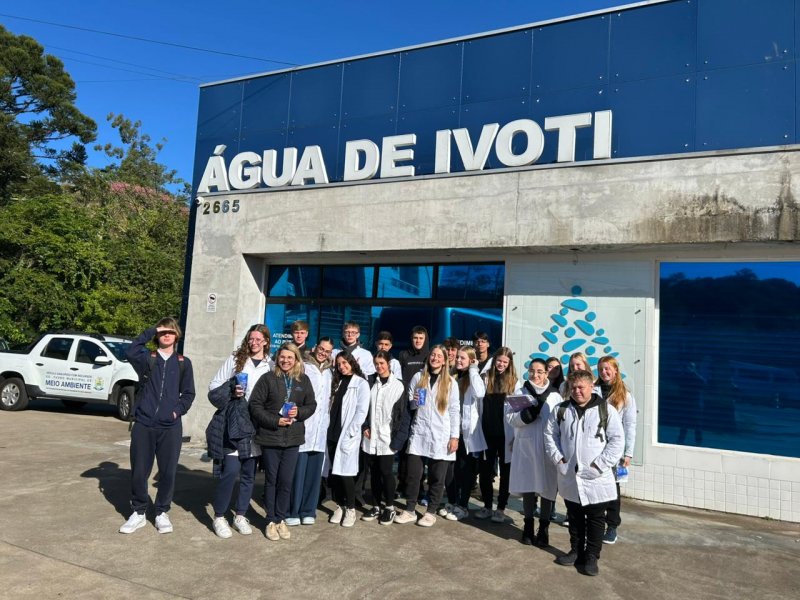 Estudantes participam de palestras e visitas técnicas sobre tratamento de água