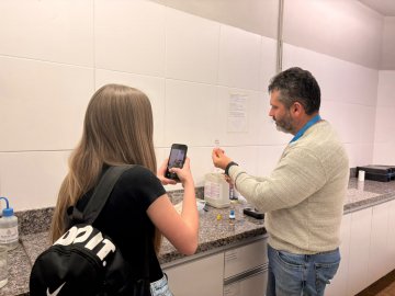 Alunas da EMEF Concórdia visitam laboratório da Água de Ivoti